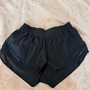 Lululemon Hotty Hot Shorts – Black – Size 6 – 2.5” Inseam